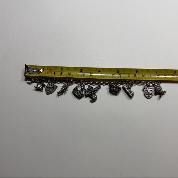 Vintage Pewter Charm Bracelet – British Royal & Historical Theme - Picture 5 of 5
